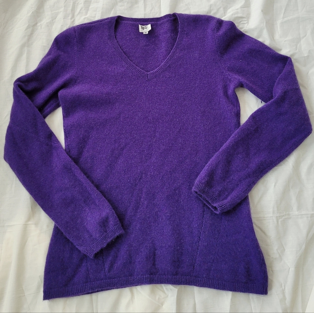 100% Cashmere V-Neck Lavender Sweater, purple sweater, Women's Size S